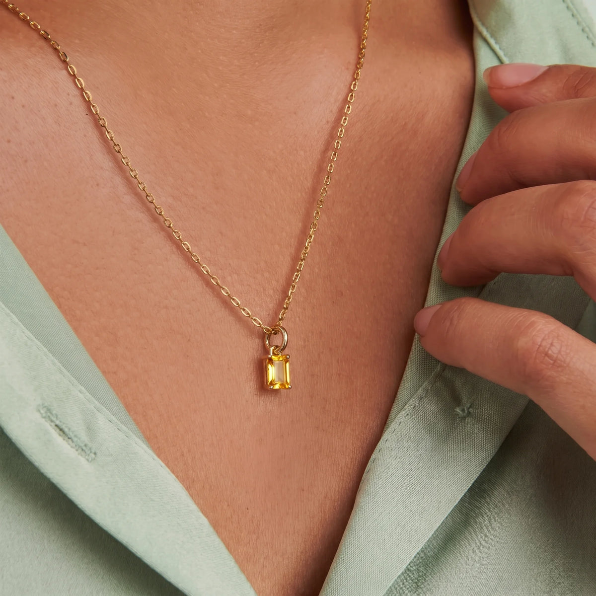 Éclat Baguette Birthstone Necklace