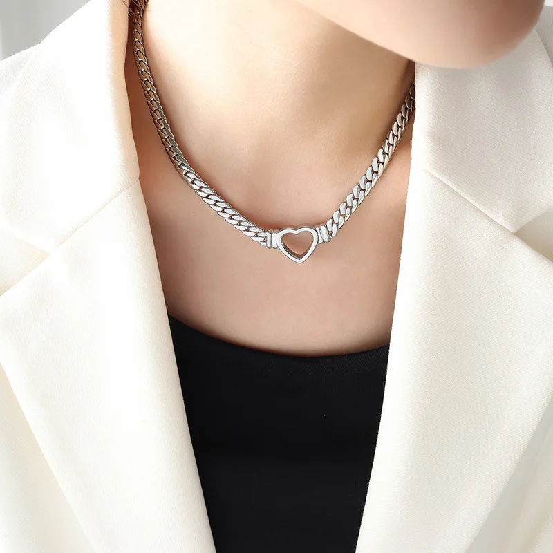 Naja Heart Necklace - Jewelled Me