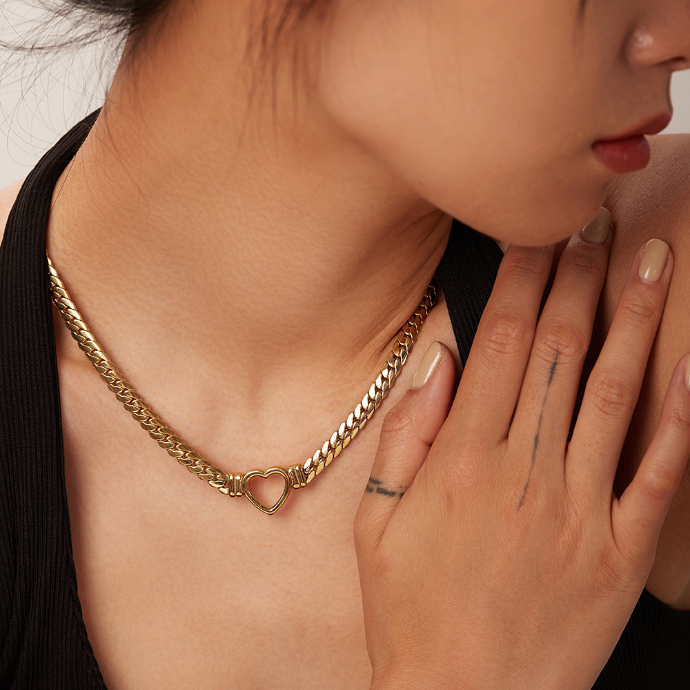Naja Heart Necklace - Jewelled Me
