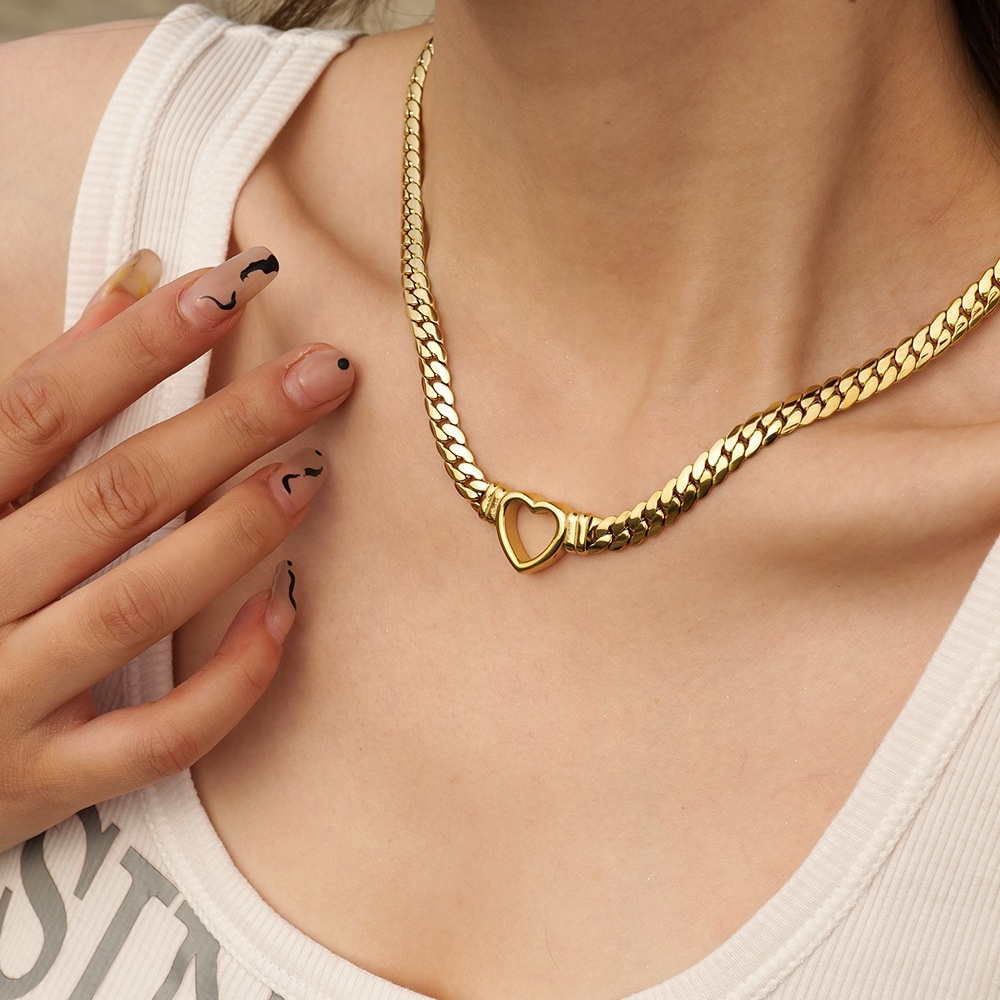 Naja Heart Necklace - Jewelled Me