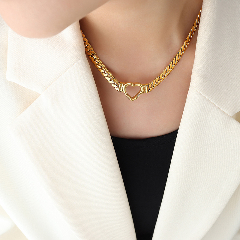 Naja Heart Necklace - Jewelled Me