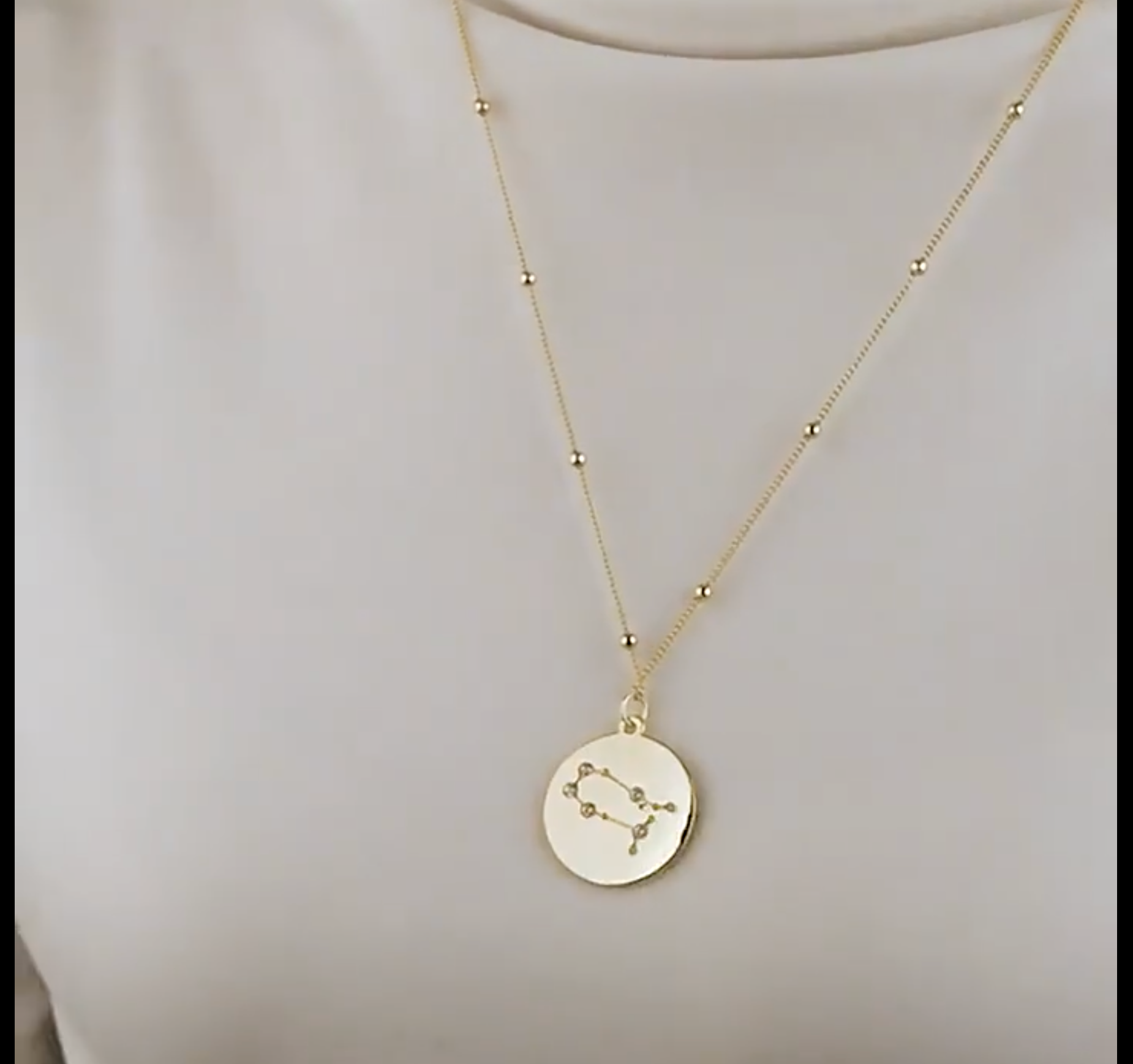 Geometric Disc Star Sign Necklace